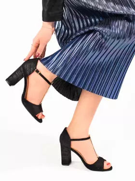 Čierne dámske klasické sandále na vysokom podpätku